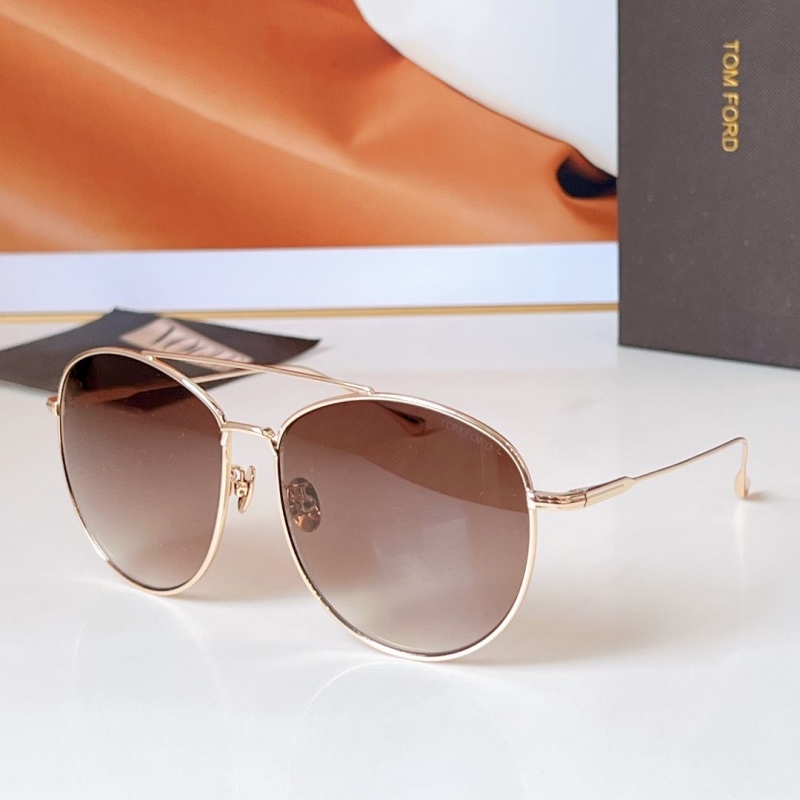 TOM FORD